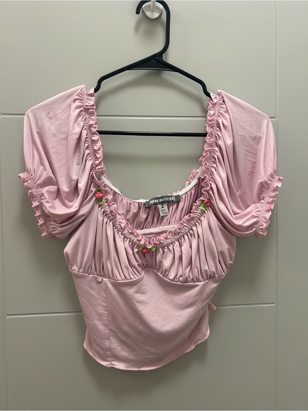 *Urban Outfitters Pink Ruched Puff Sleeve Crop Top M Cottagecore Coquette